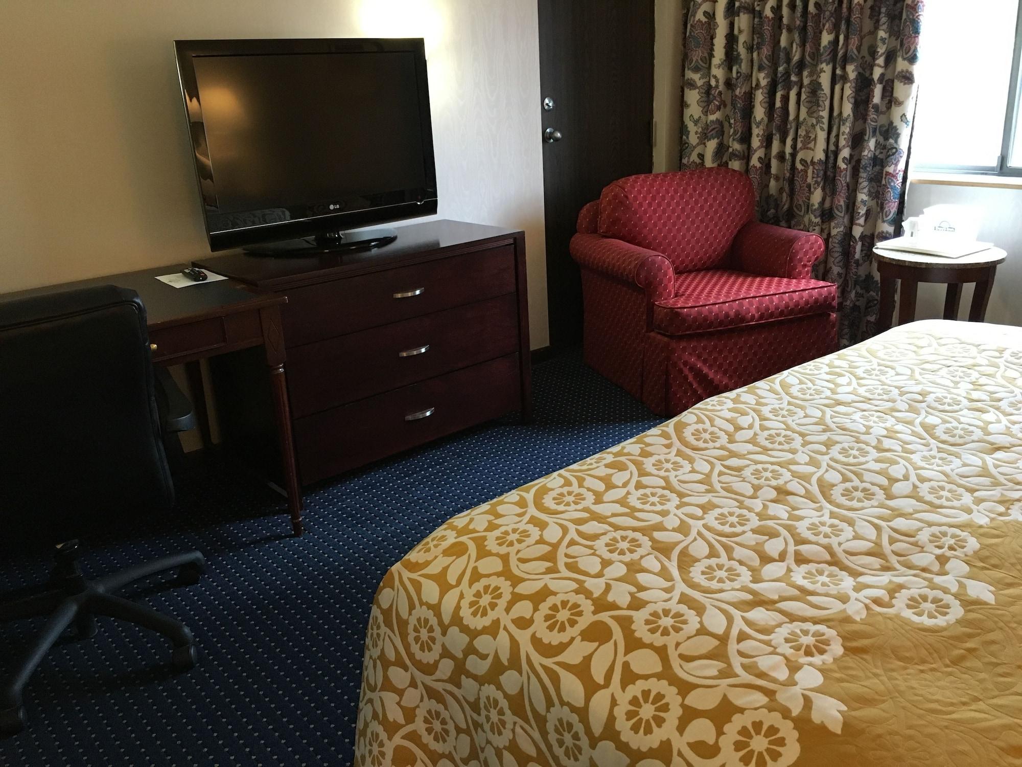 Days Inn By Wyndham Berlin Meriden Esterno foto