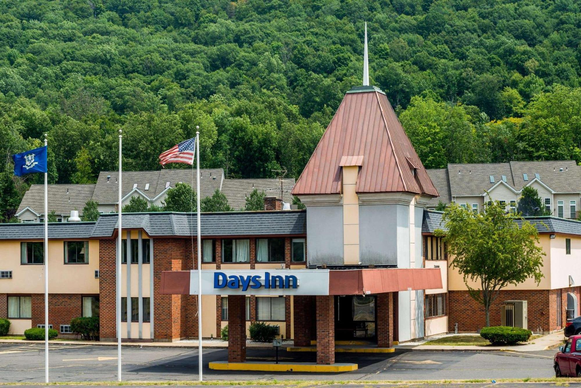 Days Inn By Wyndham Berlin Meriden Esterno foto