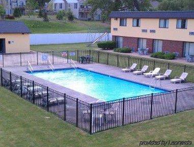 Days Inn By Wyndham Berlin Meriden Esterno foto