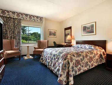 Days Inn By Wyndham Berlin Meriden Esterno foto